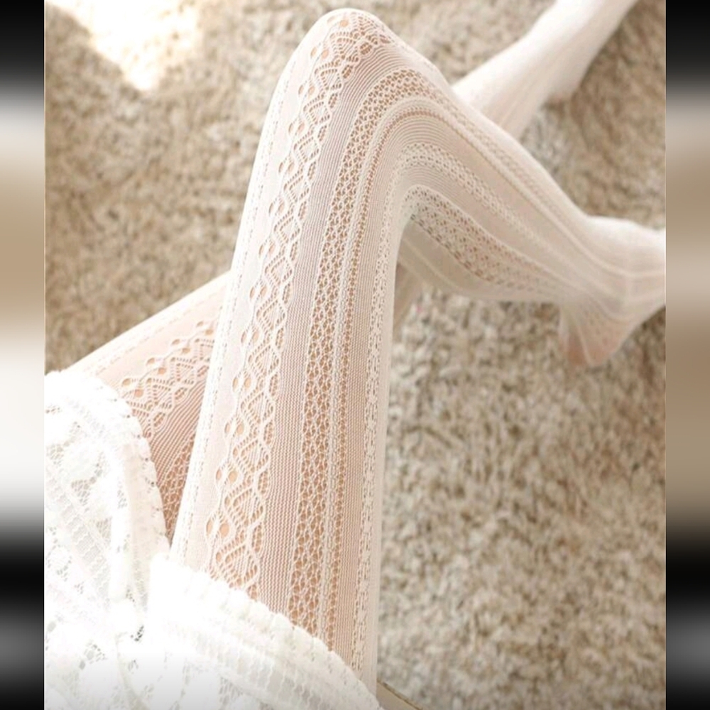 NWT, Elegant White Lace Patterned Tights, One Size